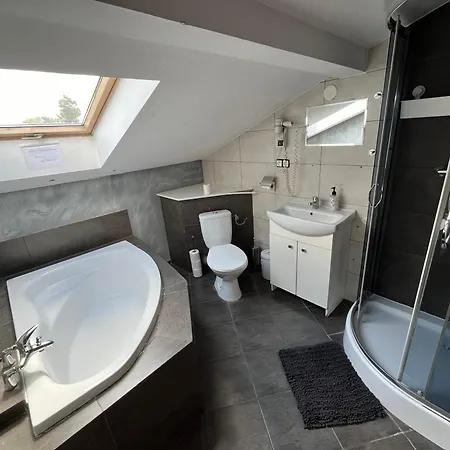 Goscinne Na Zielonej Hostal Olsztyn (Silesia)